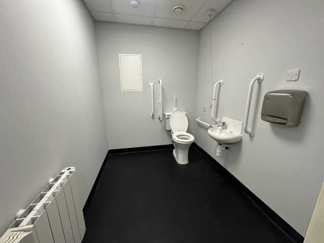 Office suite with compliant WC